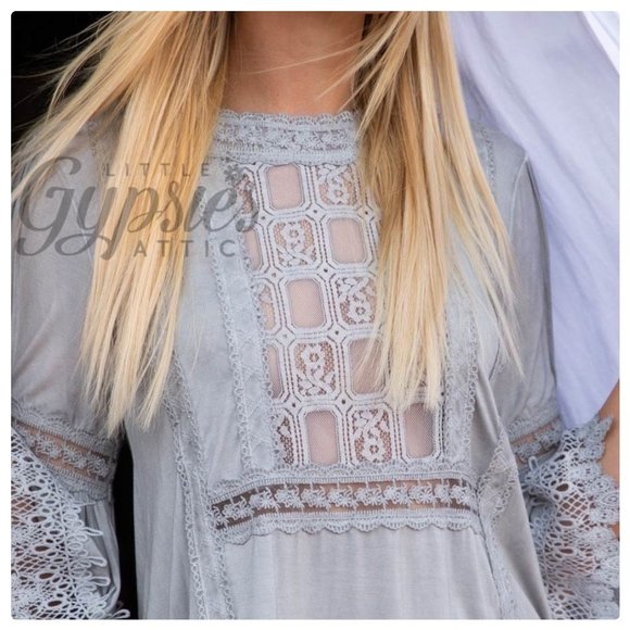 POL Windowpane Lace Tunic Top - Picture 6 of 14